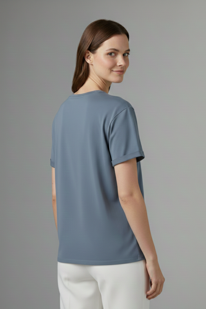 Women Oversized T-Shirt with Round Neckline and Short Sleeves