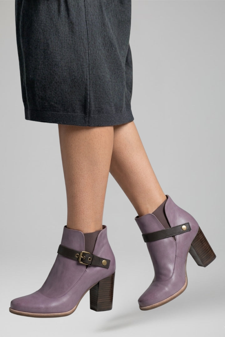 Women's Heel Sandals with Strap Fastening and Cushioned Insole