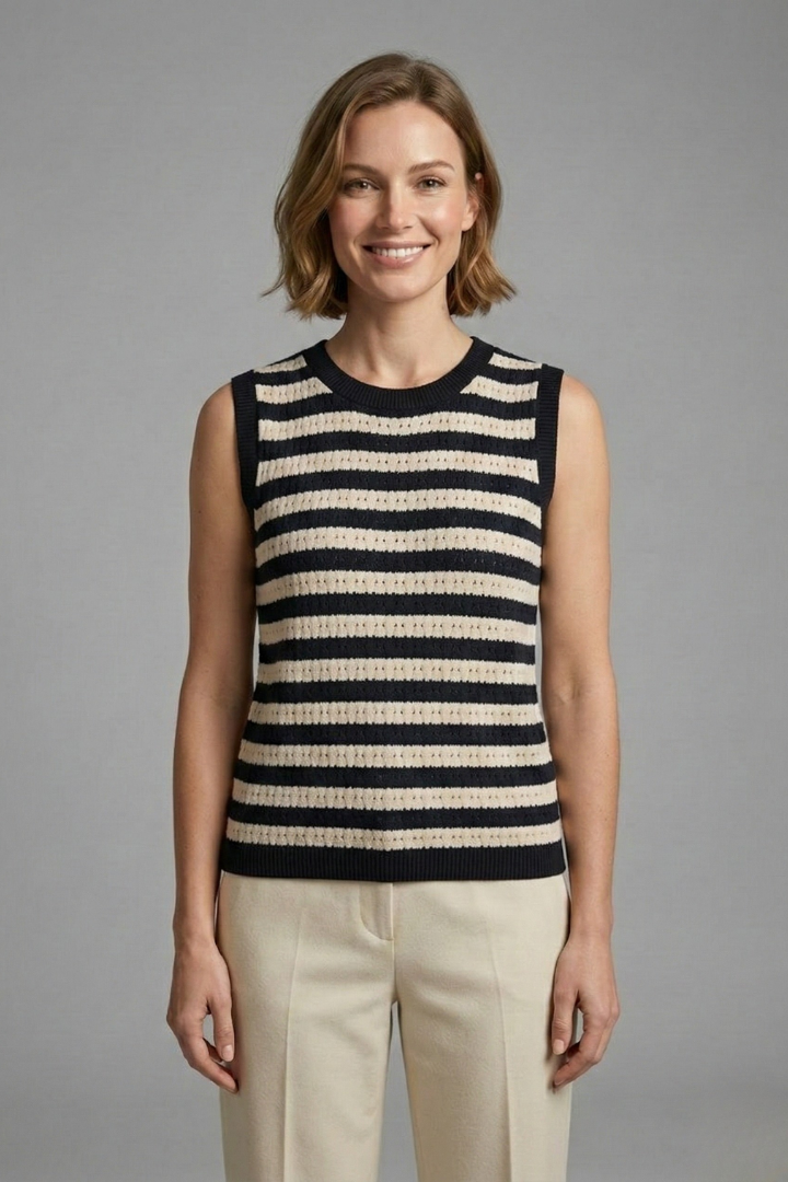 Women’s Knit Top with Round Neck and Striped Pattern