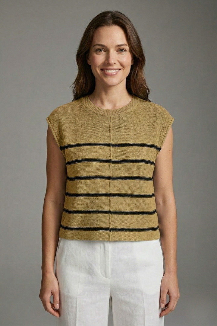 Women’s Knit Top with Round Neck and Striped Pattern