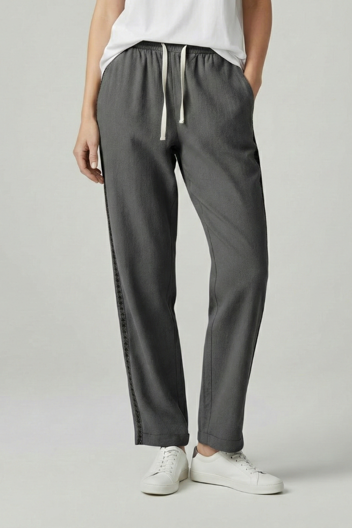 Women’s Trousers with Side Buttons and Straight Legs